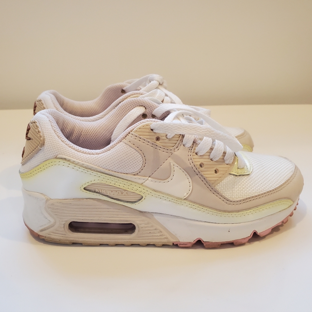 Nike Air Max 90 cream and light pink details, hardly worn. Great condition.